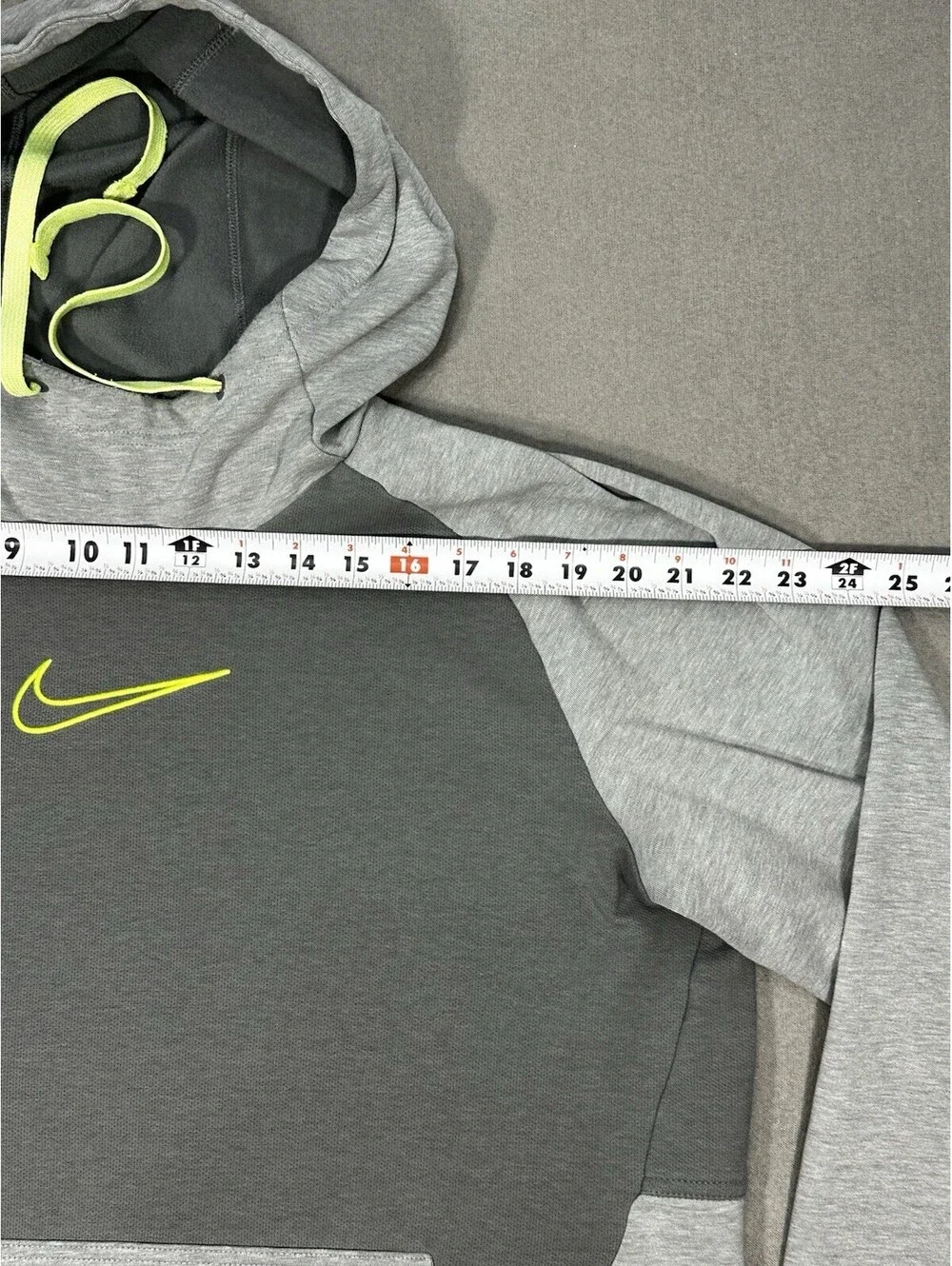 Nike Therma Fit Hoodie Men’s Large Gray Neon Swoosh Pullover Sweatshirt